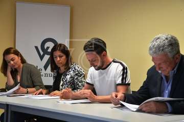 Reunión de los candidatos nacionalistas (NC) con la directiva del colectivo vecinal del Valle de los Nueve (Foto TA)